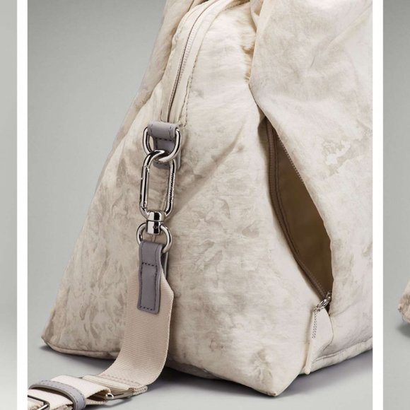lululemon Lululemon Gathered Handle Gym Bag *14L Aquila White Opal Multi - Picture 3 of 7